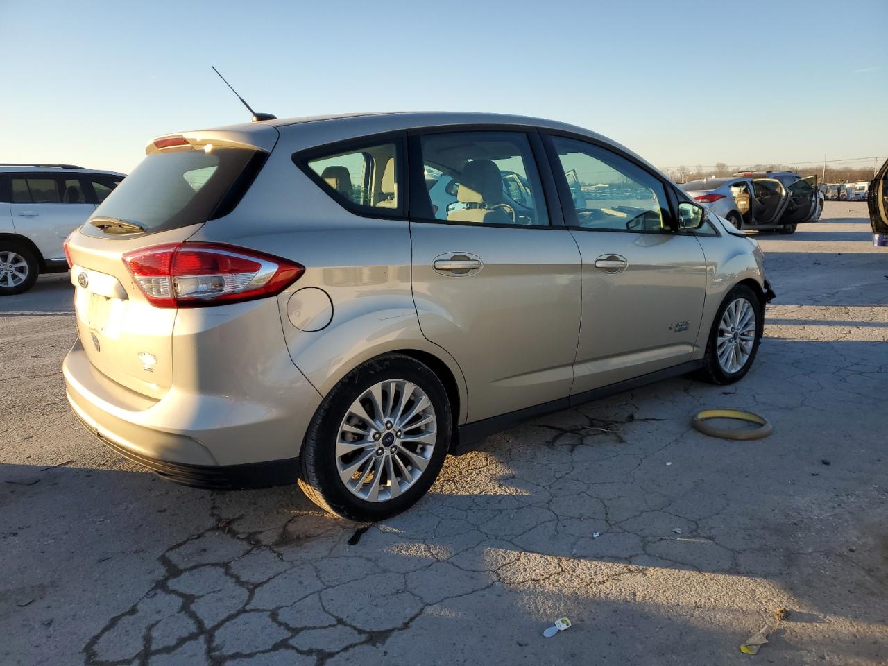 2017 Ford C-MAX VIN 1FADP5EU8HL102524 Copart auction photo, front end damage thumbnail 3