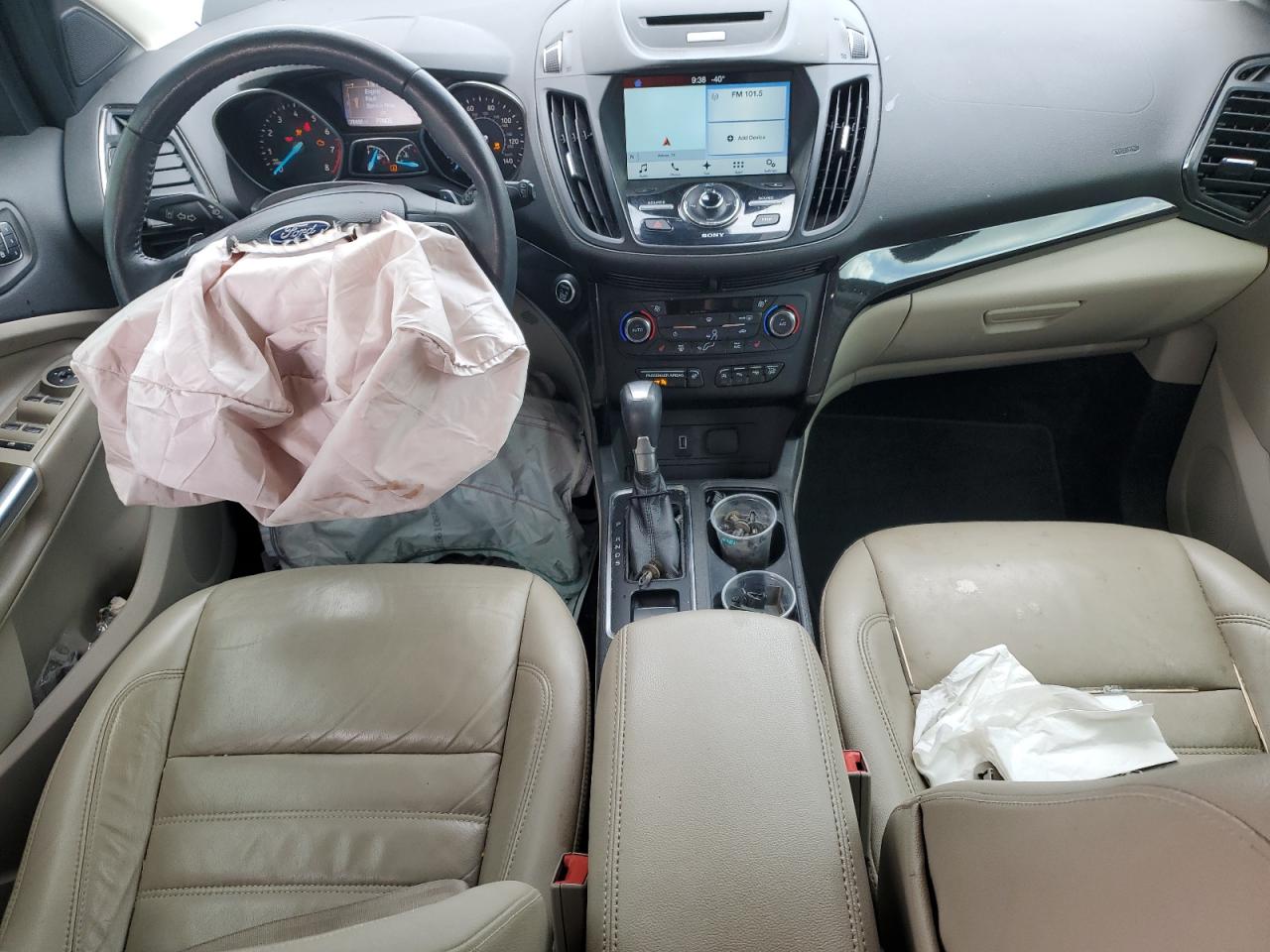 2017 Ford Escape VIN 1FMCU0J90HUE93354 Copart auction photo, front end damage thumbnail 8