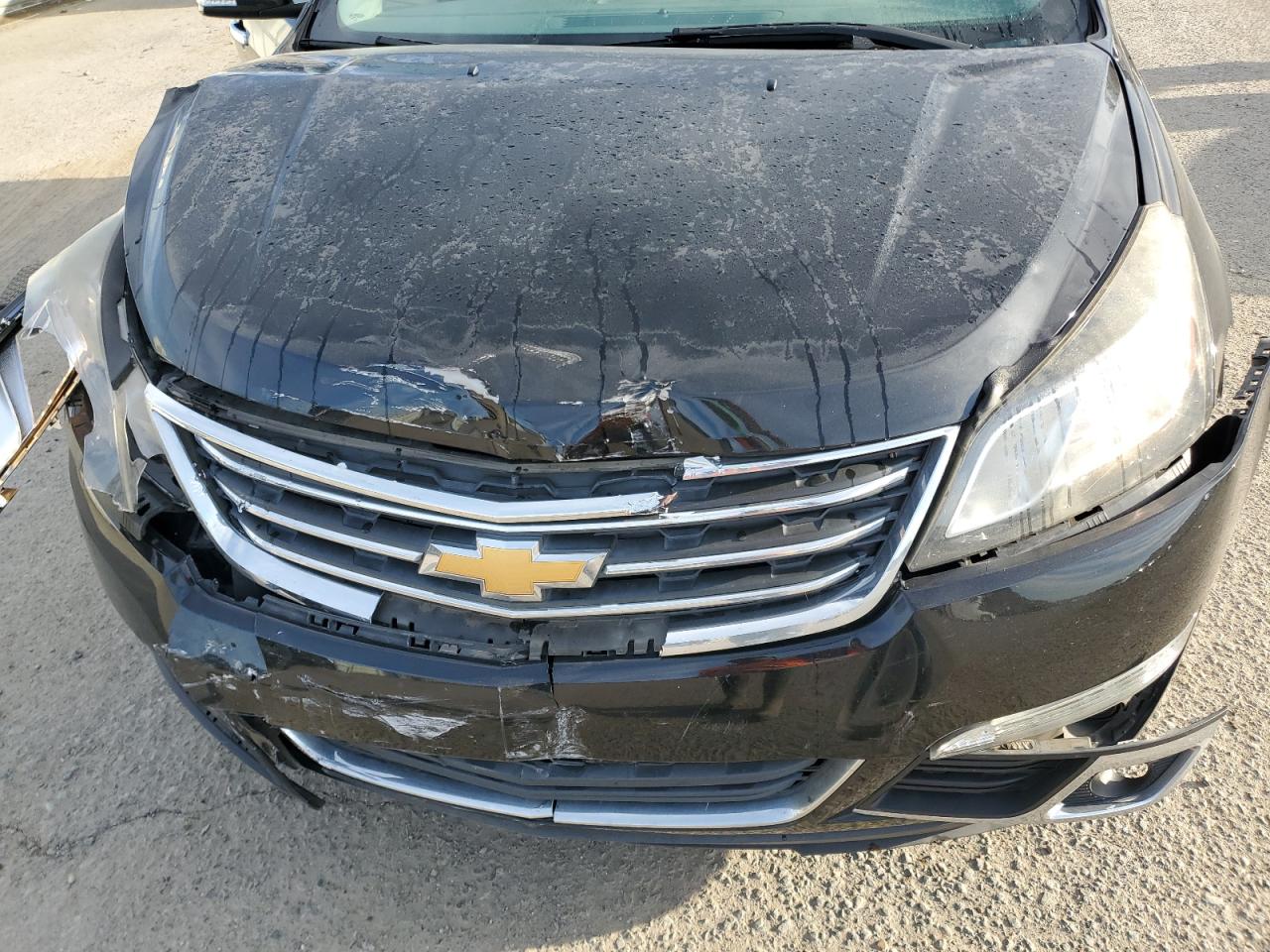 2017 Chevrolet Traverse VIN 1GNKRGKD4HJ118802 Copart auction photo, front end / minor dent/scratches damage thumbnail 12