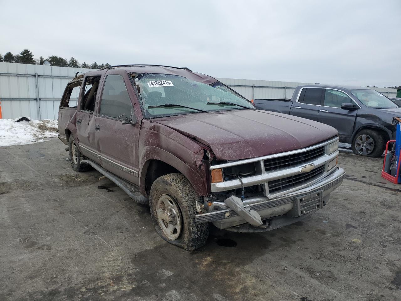 1998 Chevrolet Suburban VIN 3GNFK16R4WG129371 Copart auction photo, rollover / all over damage thumbnail 4