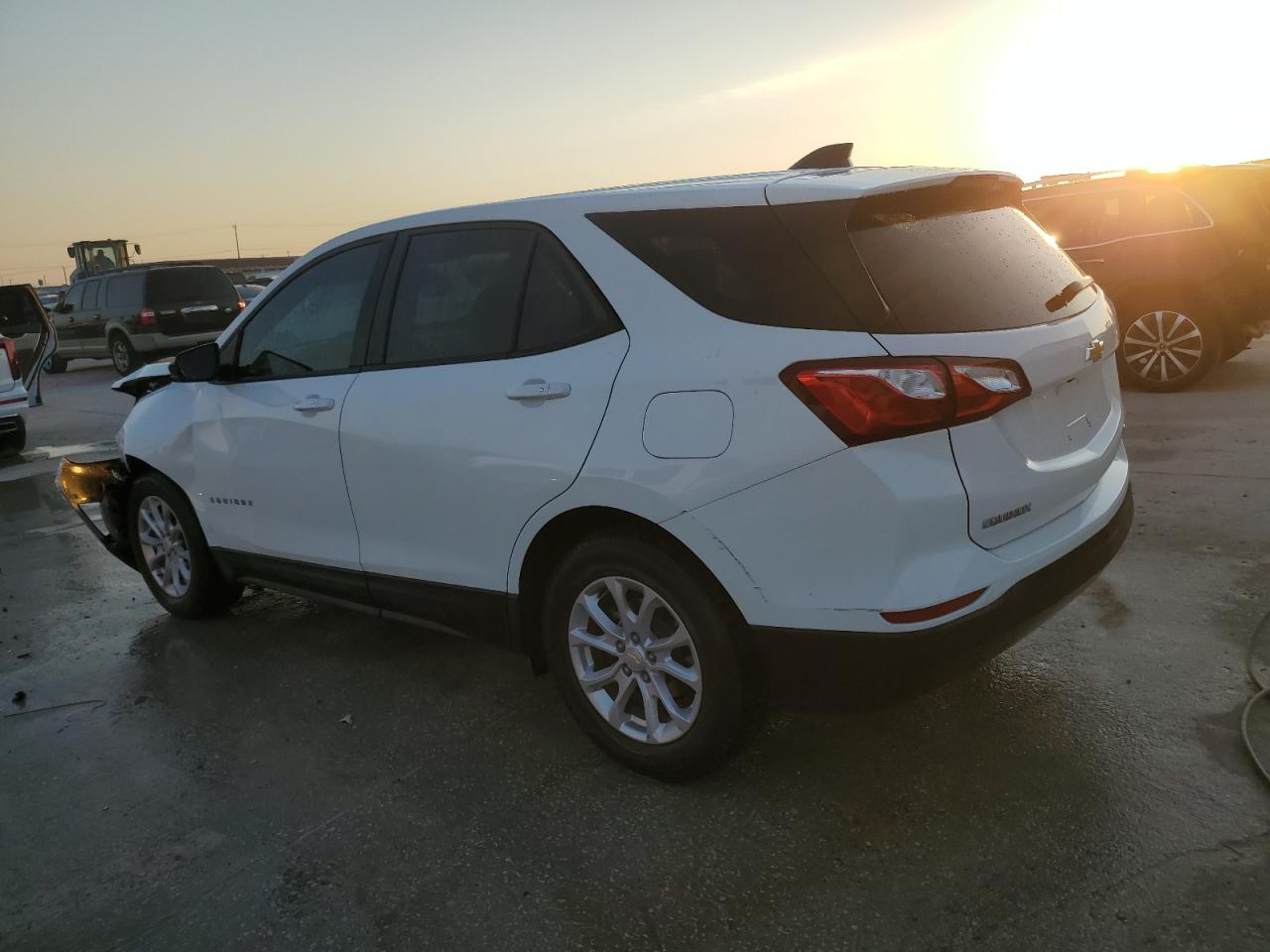2019 Chevrolet Equinox VIN 3GNAXHEVXKS665980 Copart auction photo, front end damage thumbnail 2