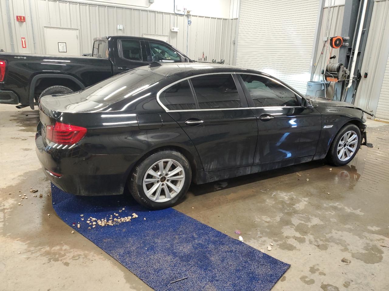 2015 BMW 5er VIN WBA5A7C53FG143976 Copart auction photo, front end damage thumbnail 3