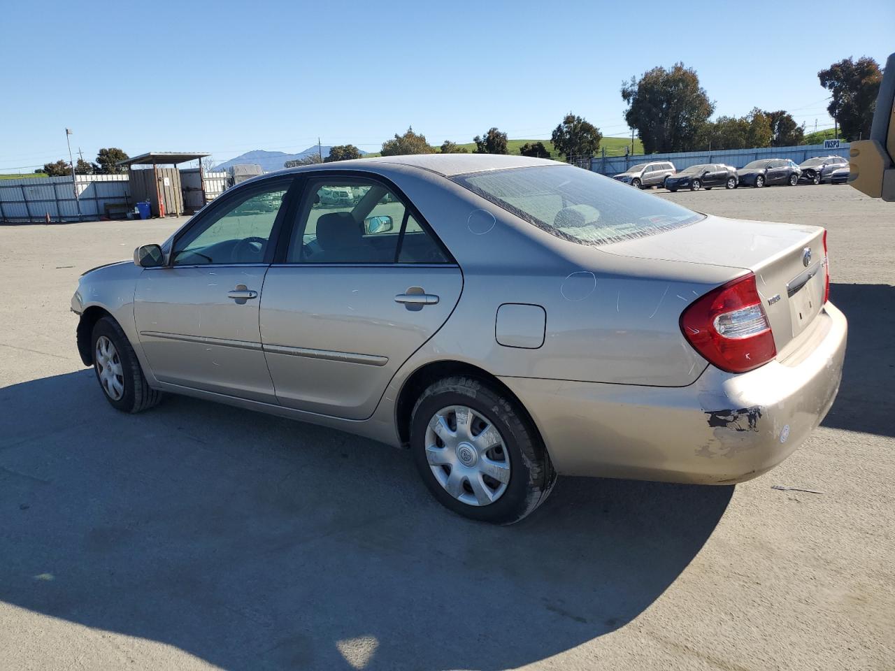 2004 Toyota Camry VIN 4T1BE32K54U907315 Copart auction photo, front end damage thumbnail 2