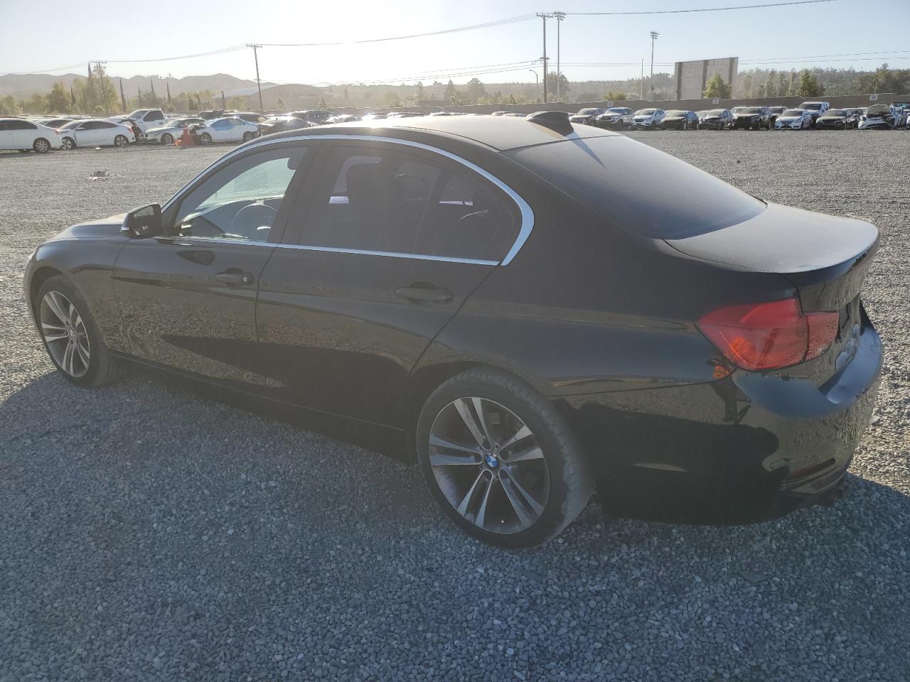 2017 BMW 3er VIN WBA8B9G5XHNU49832 Copart auction photo, rear end damage thumbnail 2