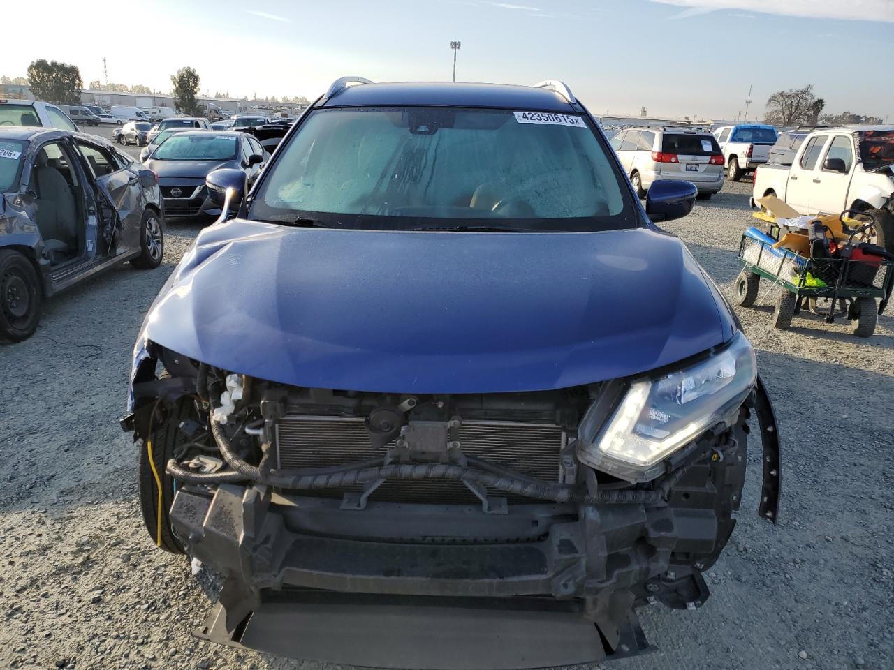 2020 Nissan Rogue VIN JN8AT2MV7LW101863 Copart auction photo, front end / side damage thumbnail 5