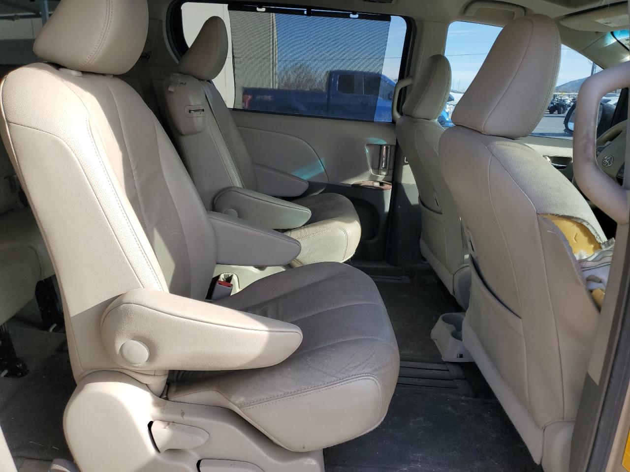 2012 Toyota Sienna VIN 5TDYK3DC2CS221149 Copart auction photo, front end / side damage thumbnail 11