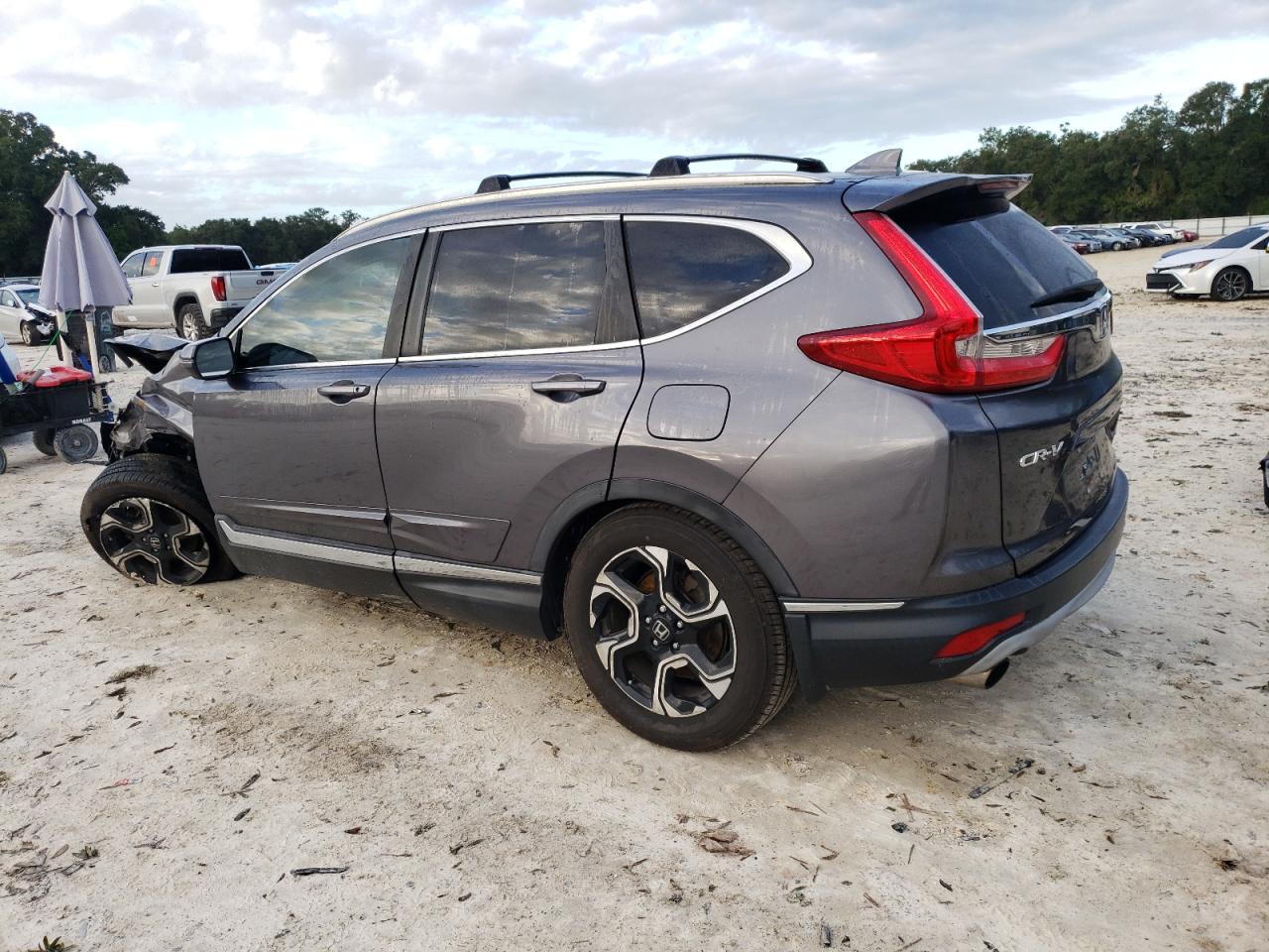 2017 Honda CR-V VIN 2HKRW1H97HH510729 Copart auction photo, front end / minor dent/scratches damage thumbnail 2