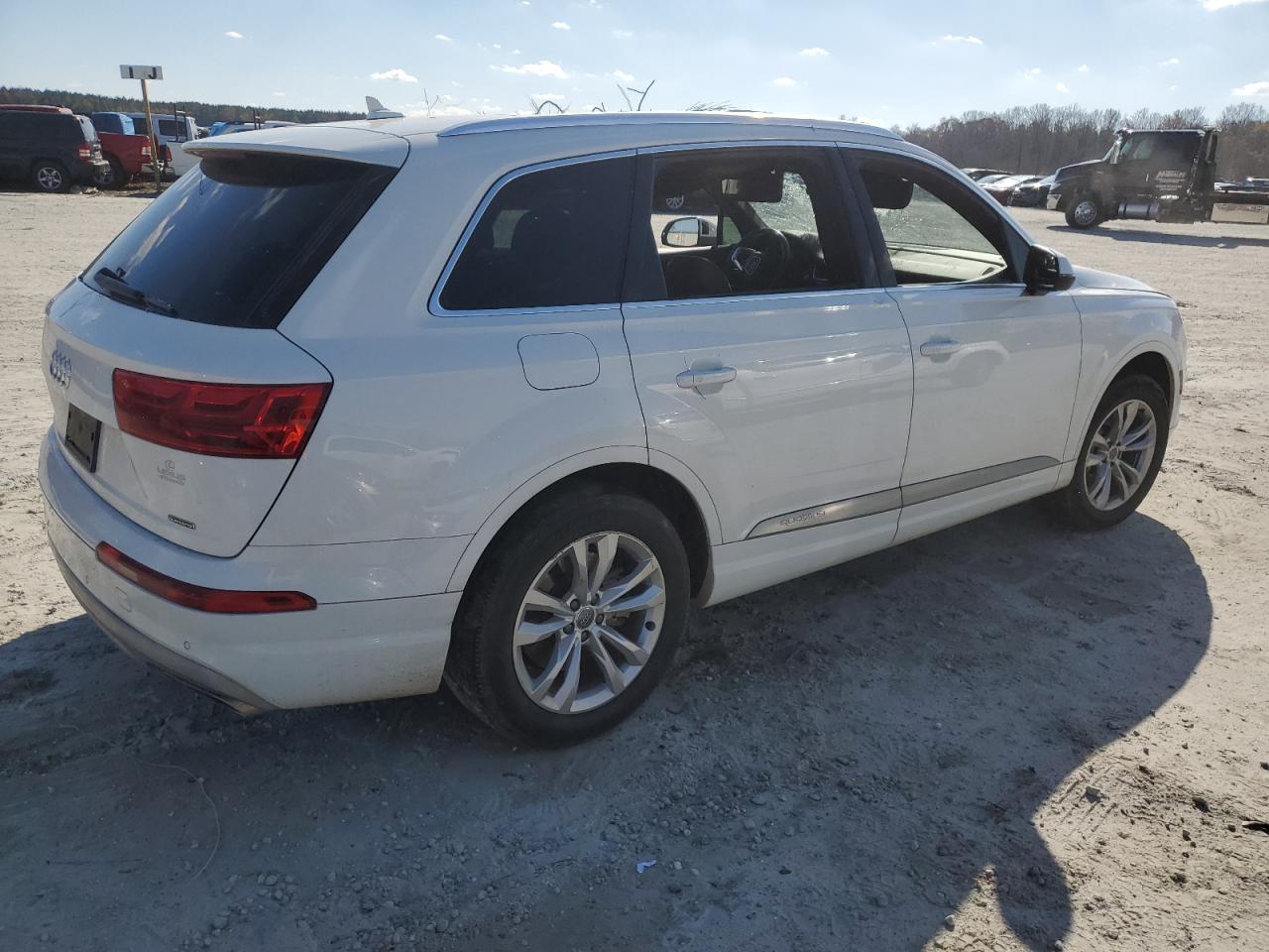 2017 Audi Q7 VIN WA1LHAF75HD049175 Copart auction photo, vandalism / water/flood damage thumbnail 3