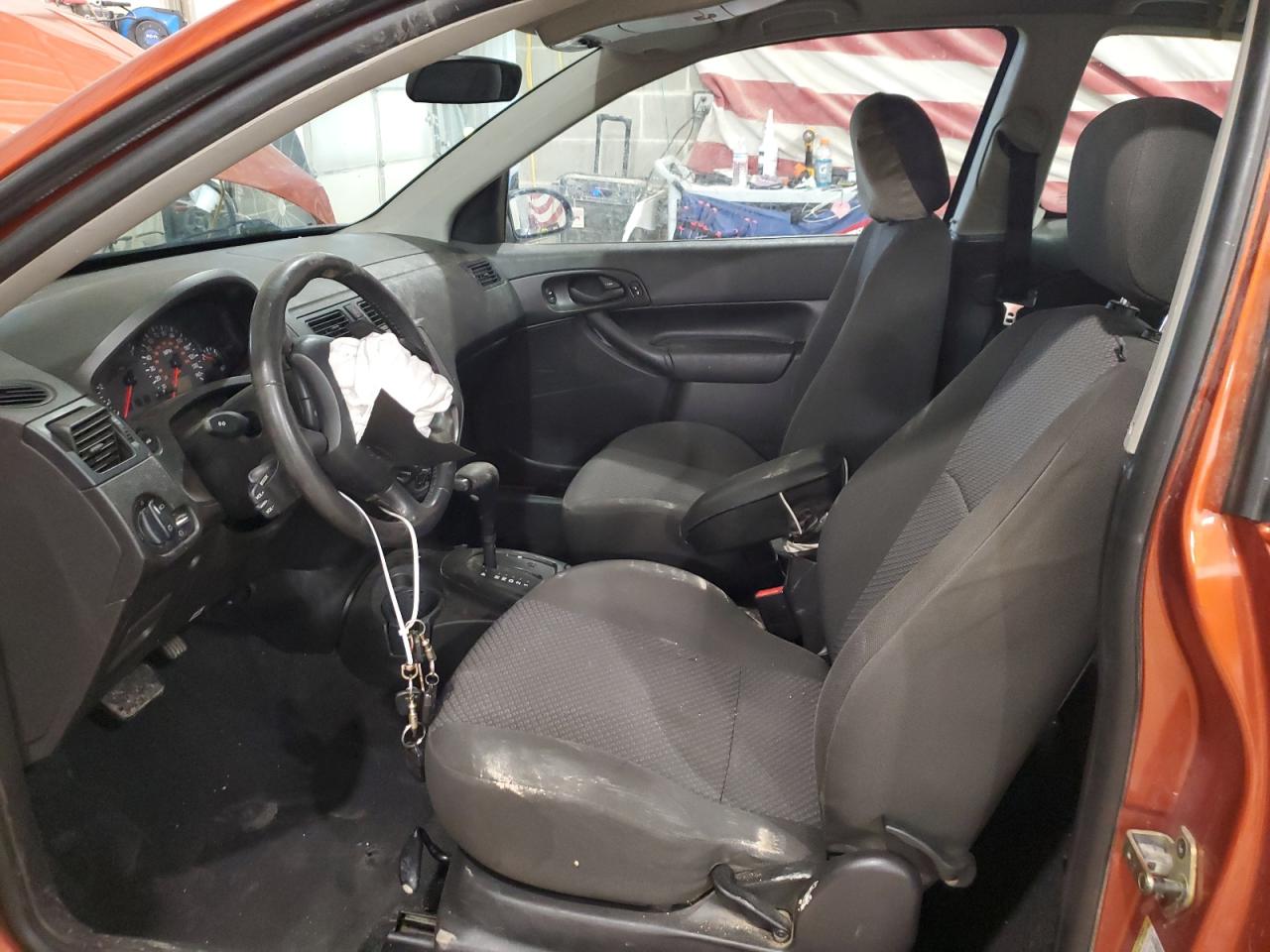 2005 Ford Focus VIN 3FAHP31N25R140784 Copart auction photo, front end / rear end damage thumbnail 7