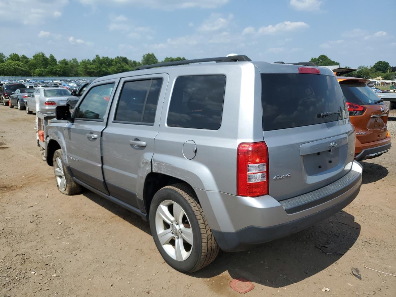 2014 Jeep Liberty (Patriot) VIN 1C4NJRFB3ED769236 Copart auction photo, side / front end damage thumbnail 2