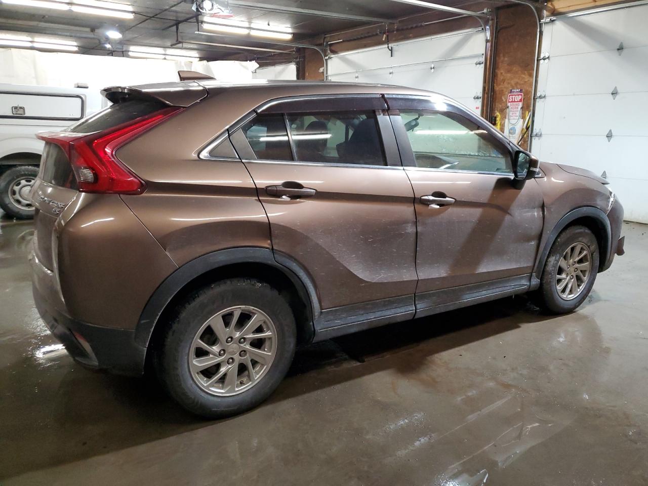 2018 Mitsubishi Eclipse VIN JA4AS3AAXJZ039984 Copart auction photo, front end / side damage thumbnail 3