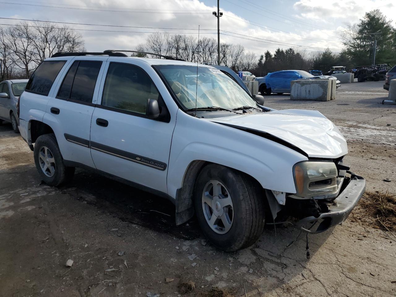 2002 Chevrolet TrailBlazer VIN 1GNDS13S622356580 Copart auction photo, front end / side damage thumbnail 4