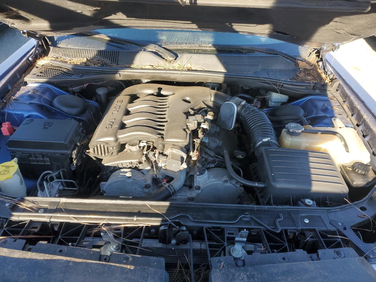 2010 Dodge Challenger VIN 2B3CJ4DVXAH184031 Copart auction photo, water/flood damage thumbnail 11