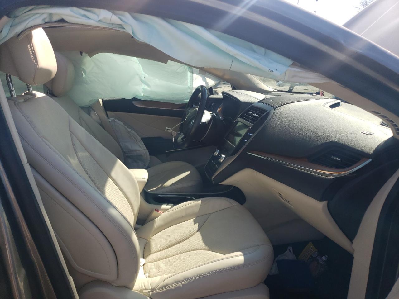2016 Lincoln MKC VIN 5LMCJ3D98GUJ21407 Copart auction photo, rollover / all over damage thumbnail 7