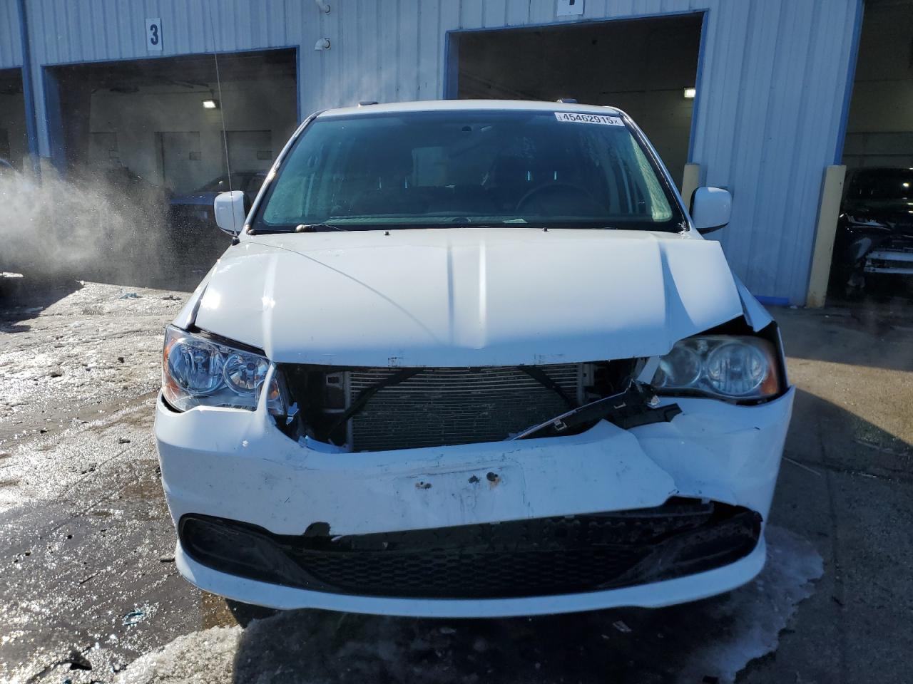 2015 Dodge Caravan VIN 2C4RDGCG5FR745211 Copart auction photo, front end damage thumbnail 5