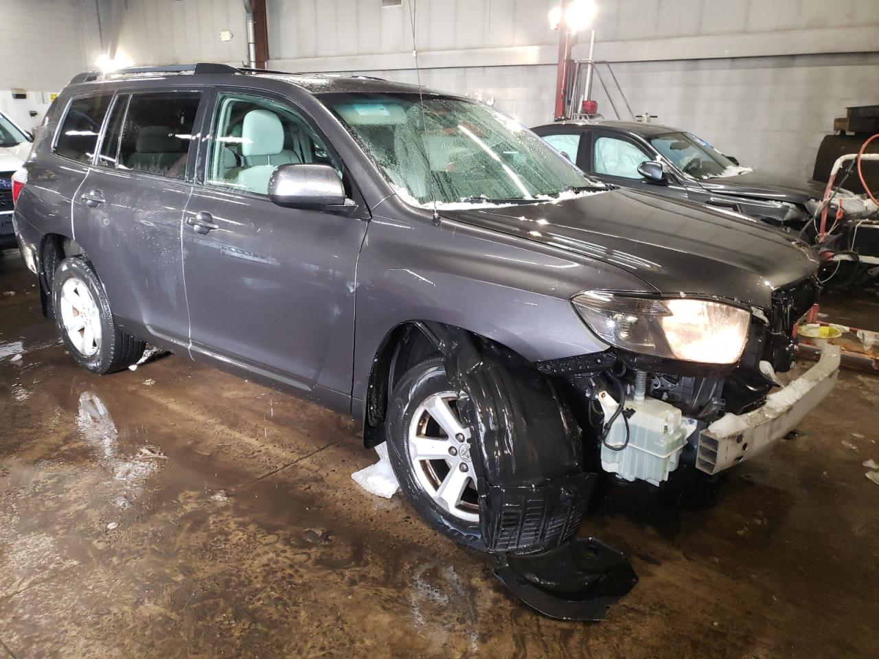 2010 Toyota Highlander VIN 5TDBK3EH8AS005156 Copart auction photo, front end / minor dent/scratches damage thumbnail 4