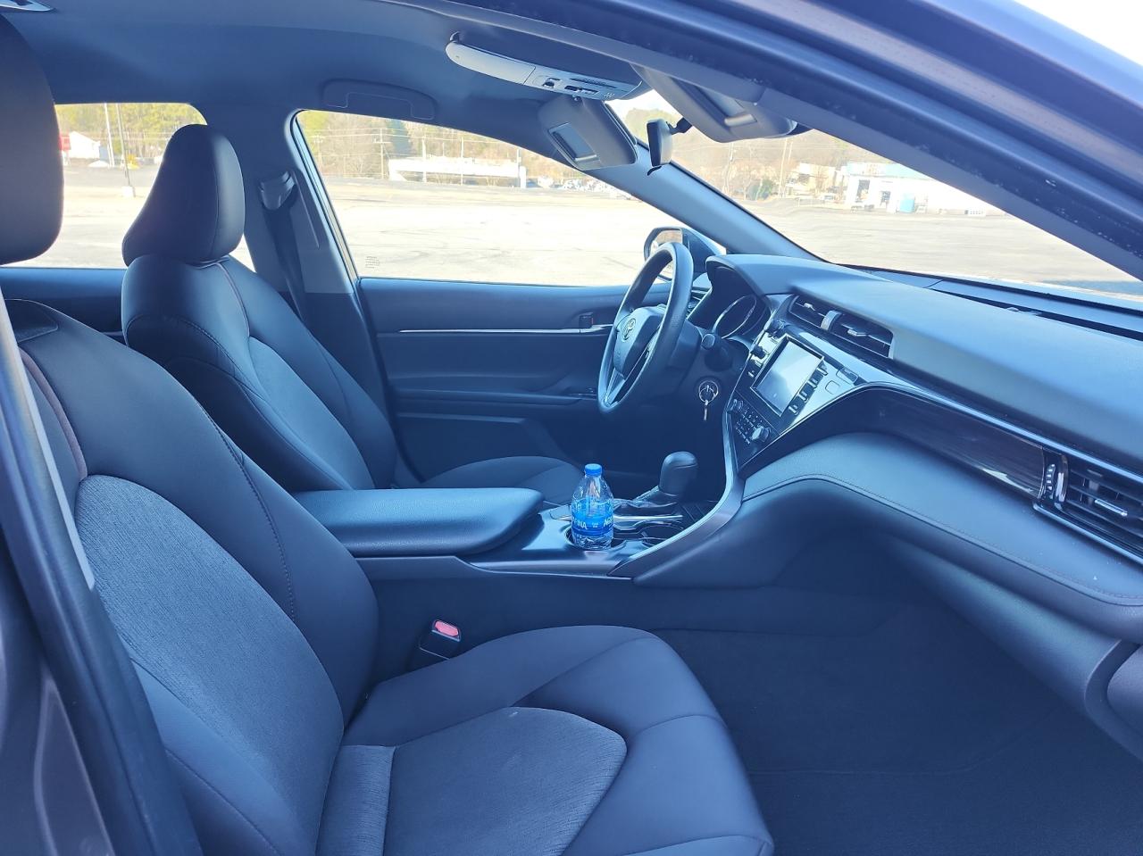 2019 Toyota Camry VIN 4T1B11HK6KU804120 Copart auction photo, minor dent/scratches / normal wear damage thumbnail 5