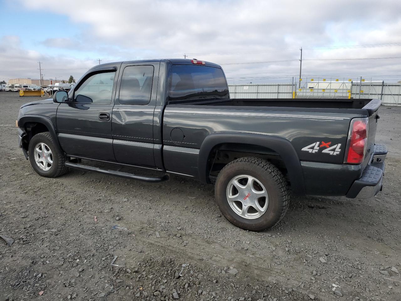 2004 Chevrolet Silverado VIN 1GCEK19T74E229545 Copart auction photo, front end / side damage thumbnail 2