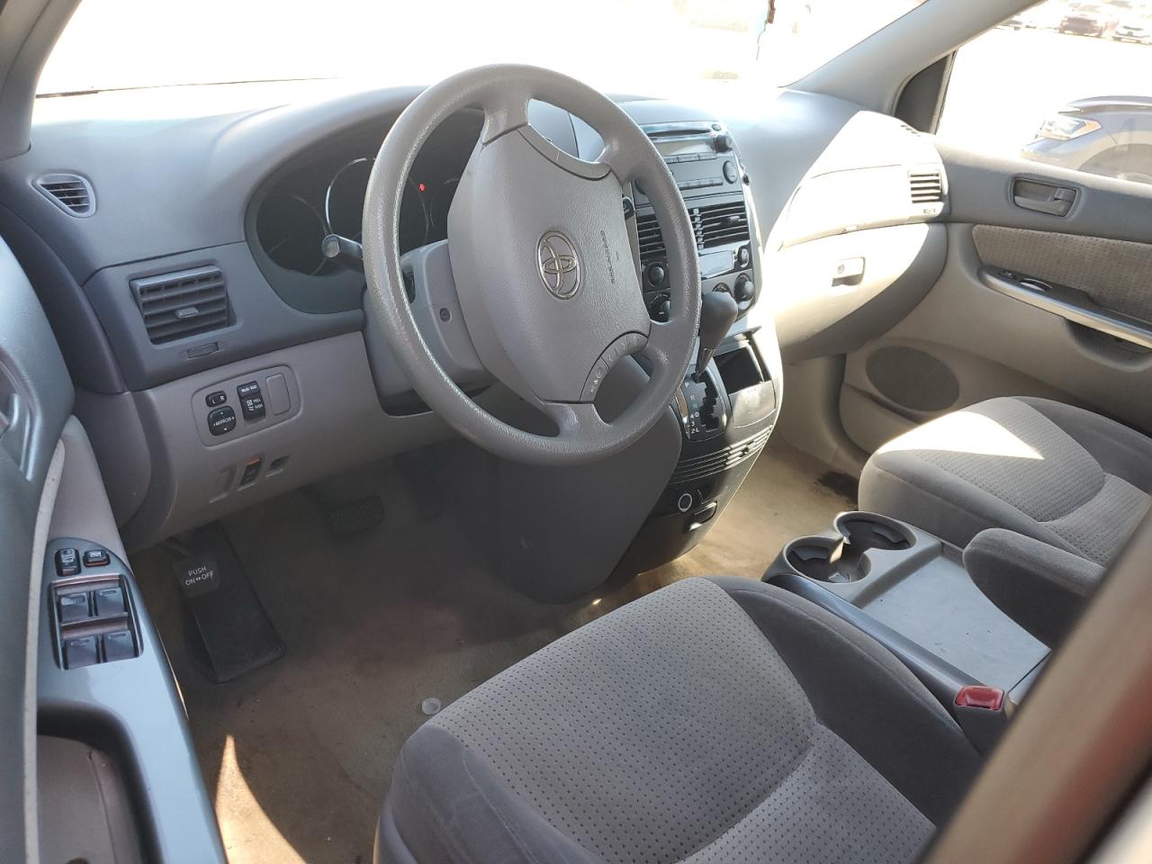 2010 Toyota Sienna VIN 5TDKK4CC0AS319364 Copart auction photo, front end / side damage thumbnail 8