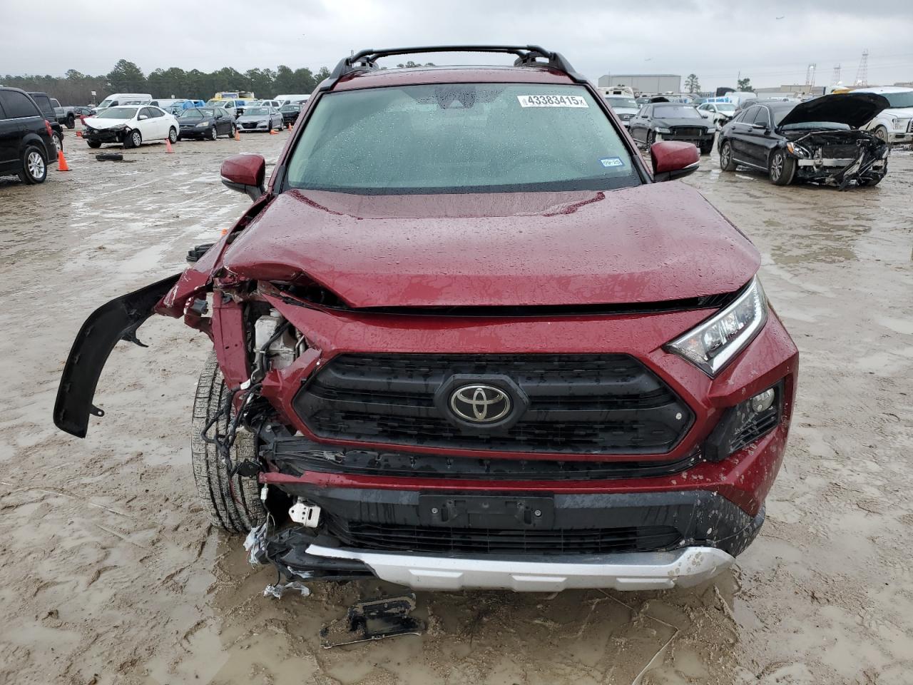 2019 Toyota RAV 4 VIN 2T3J1RFV2KC028388 Copart auction photo, front end / minor dent/scratches damage thumbnail 5