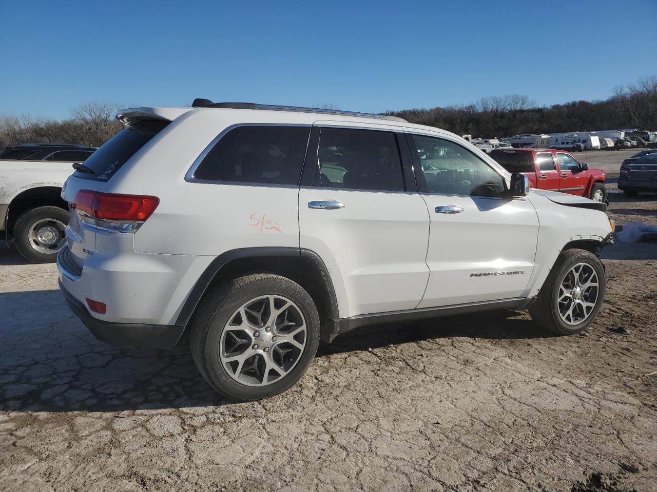 2019 Jeep Grand Cherokee VIN 1C4RJFBG4KC668855 Copart auction photo, front end / mechanical damage thumbnail 3