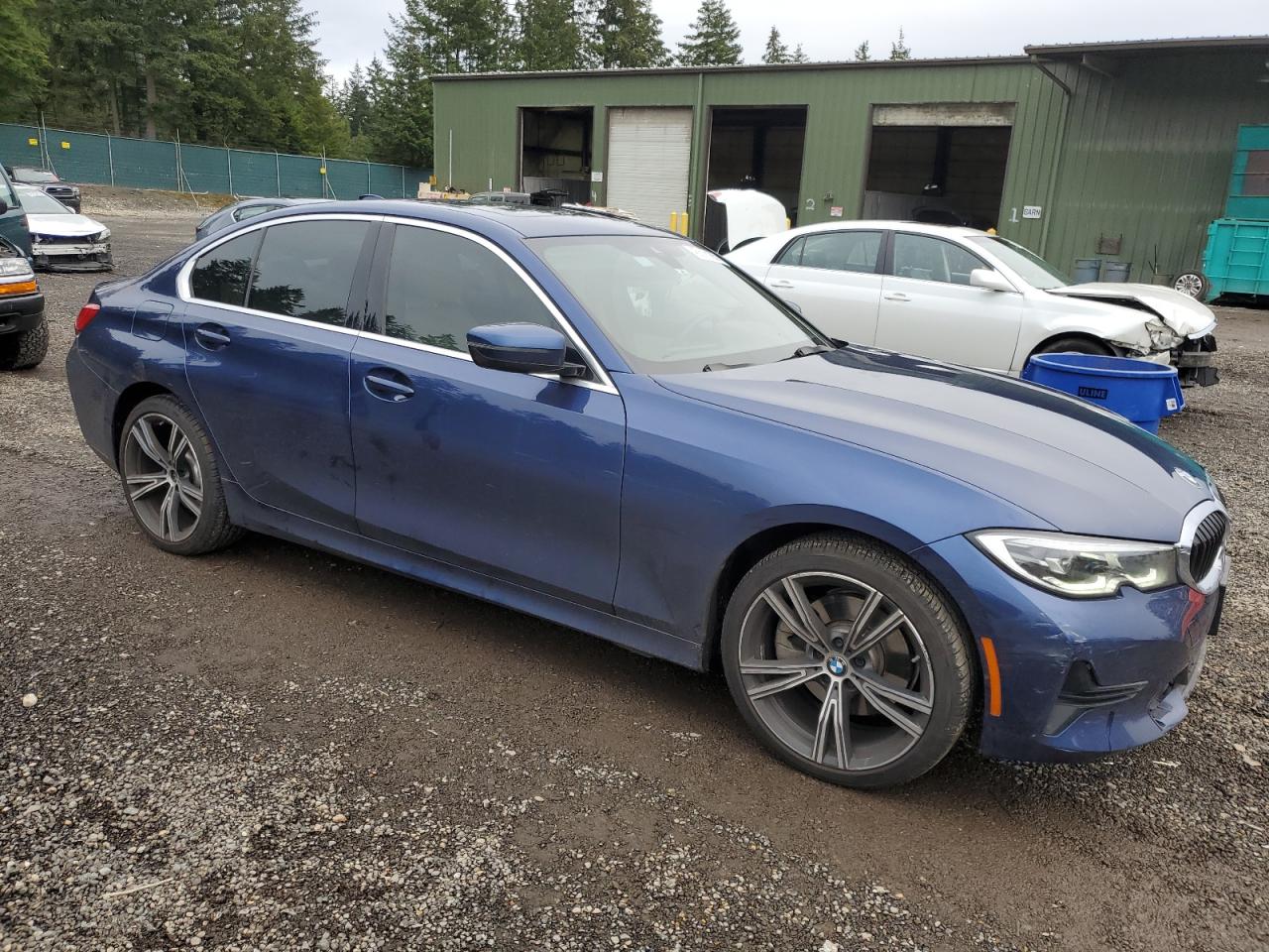 2020 BMW 3er VIN 3MW5R1J09L8B15638 Copart auction photo, side / front end damage thumbnail 4