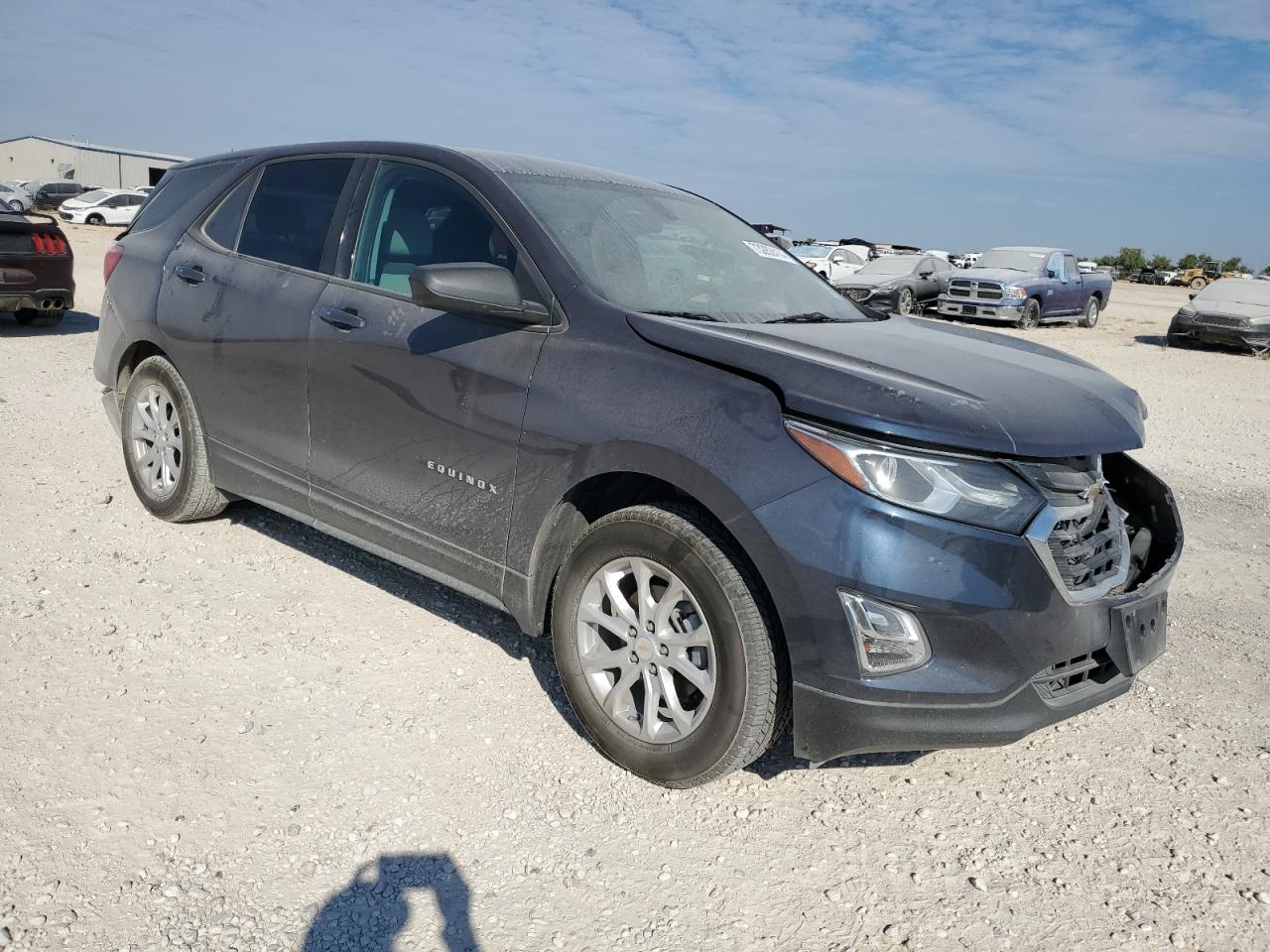 2019 Chevrolet Equinox VIN 3GNAXHEV7KL250657 Copart auction photo, front end / rear end damage thumbnail 4
