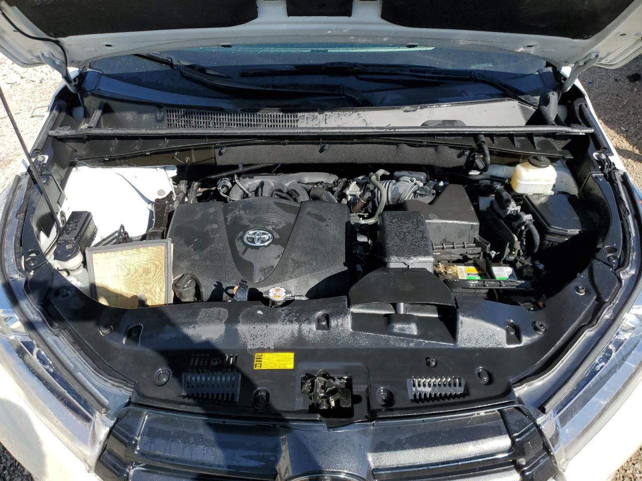 2018 Toyota Highlander VIN 5TDJZRFH0JS559039 Copart auction photo, water/flood damage thumbnail 13