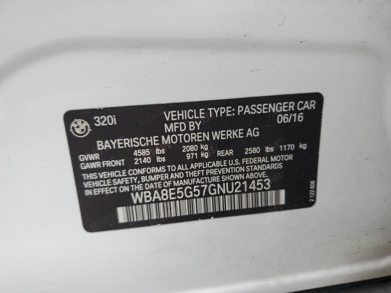 2016 BMW 3er VIN WBA8E5G57GNU21453 Copart auction photo, front end / minor dent/scratches damage thumbnail 13