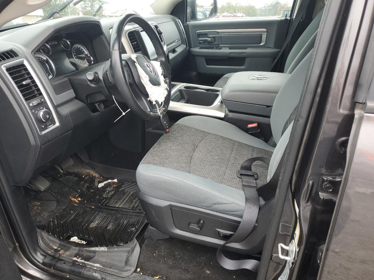 2017 RAM 1500 VIN 3C6RR7LT2HG660194 Copart auction photo, side / front end damage thumbnail 7