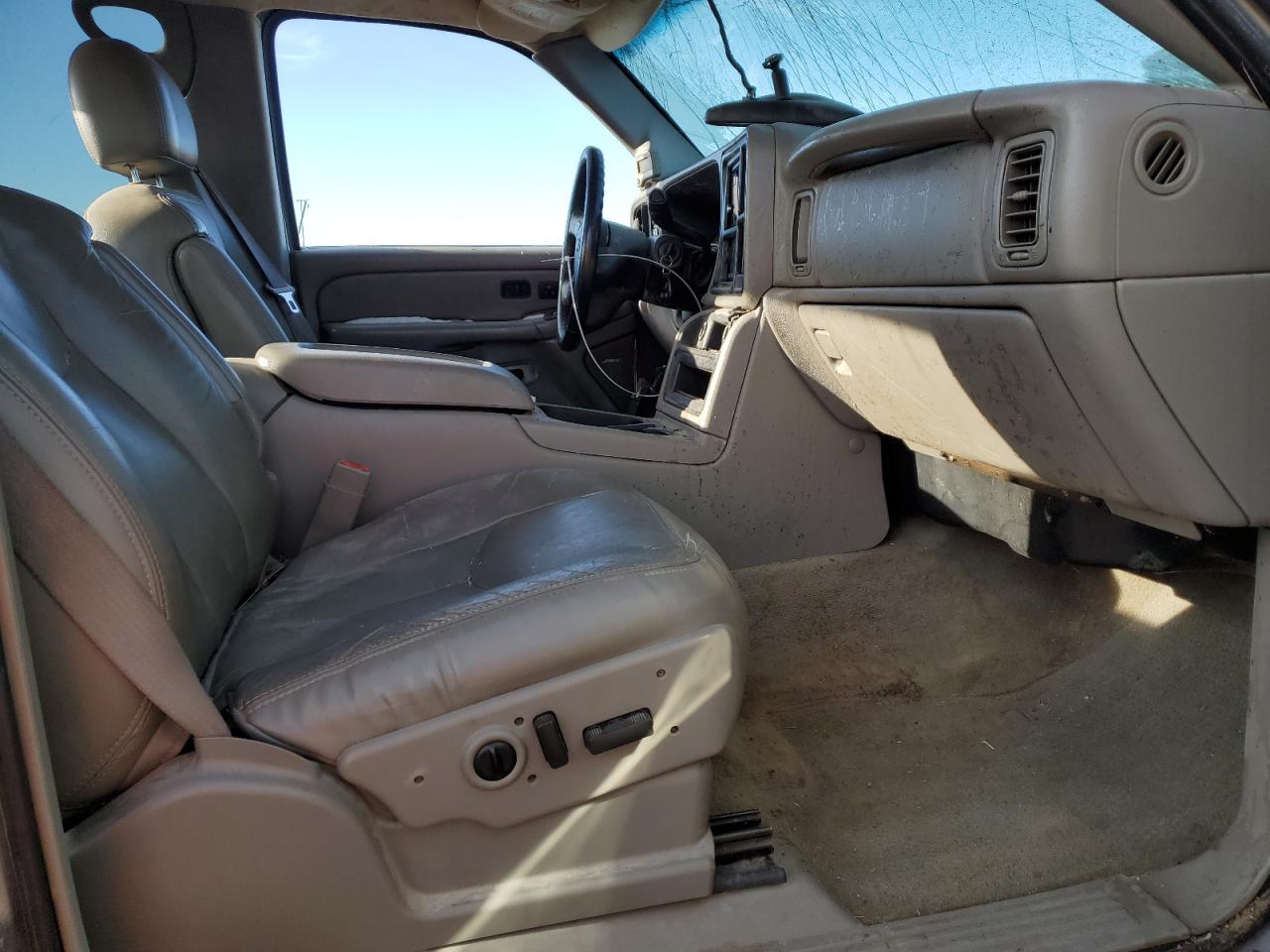 2006 Chevrolet Silverado VIN 1GCHK23D96F251015 Copart auction photo, rollover damage thumbnail 7