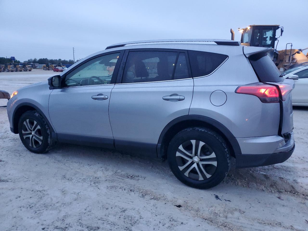2018 Toyota RAV 4 VIN JTMZFREV2JD111593 Copart auction photo, rear end / minor dent/scratches damage thumbnail 2