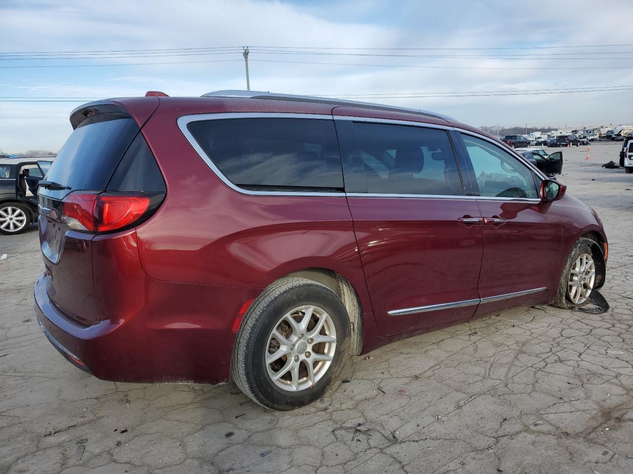 2020 Chrysler Pacifica VIN 2C4RC1BG1LR269164 Copart auction photo, front end / minor dent/scratches damage thumbnail 3