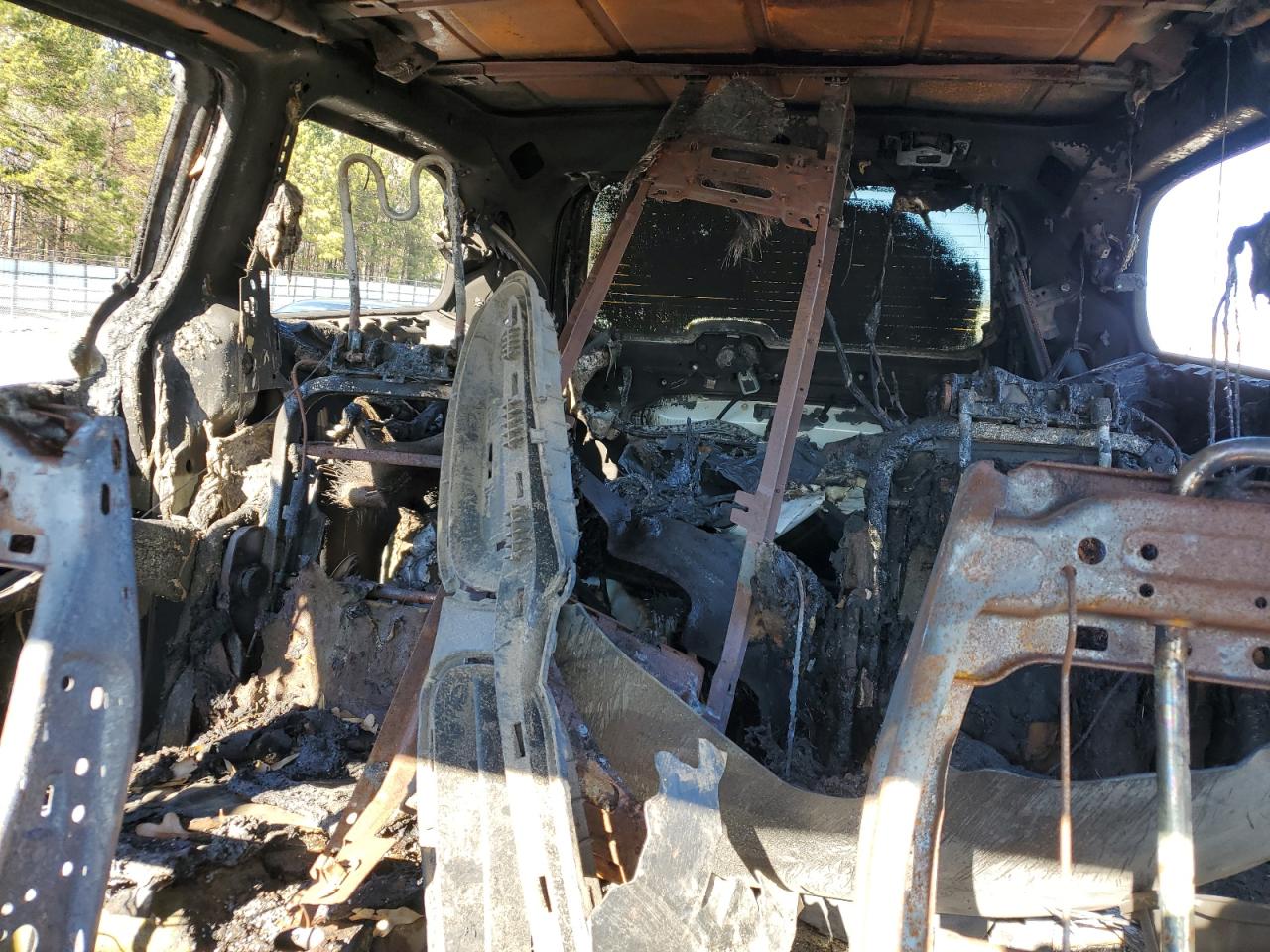2015 Chrysler Town & Country VIN 2C4RC1BG5FR572761 Copart auction photo, burn damage thumbnail 10