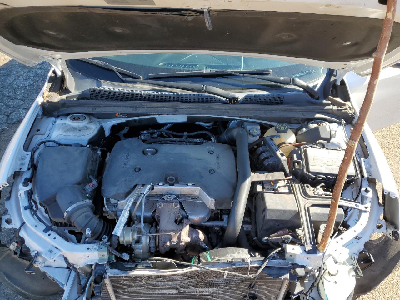 2019 Chevrolet Malibu VIN 1G1ZE5SX4KF173092 Copart auction photo, front end / minor dent/scratches damage thumbnail 11