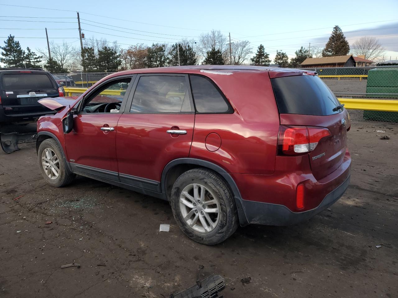 2015 KIA Sorento VIN 5XYKTCA60FG603781 Copart auction photo, front end damage thumbnail 2