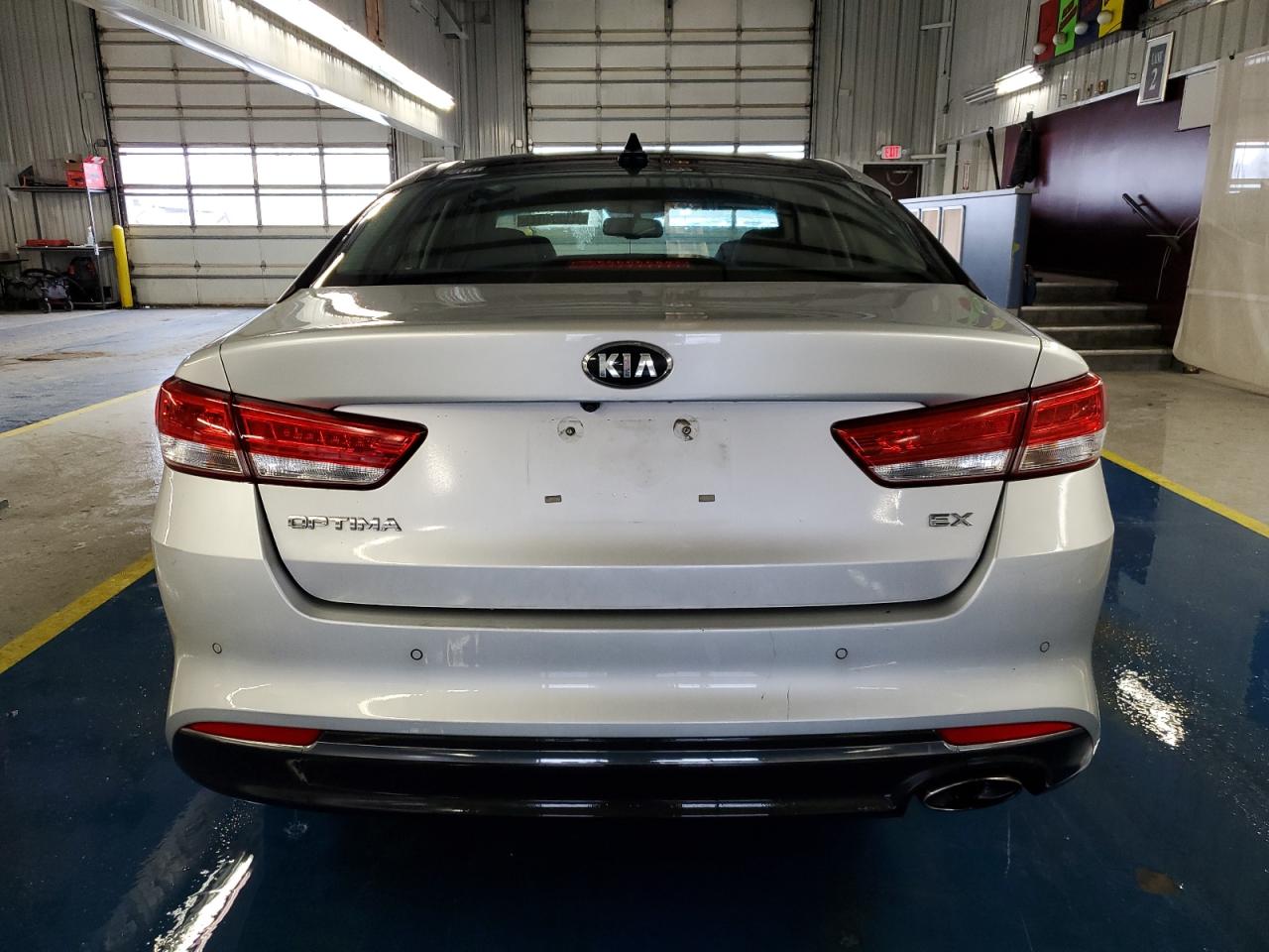 2016 KIA Optima VIN 5XXGU4L33GG063621 Copart auction photo, front end damage thumbnail 6