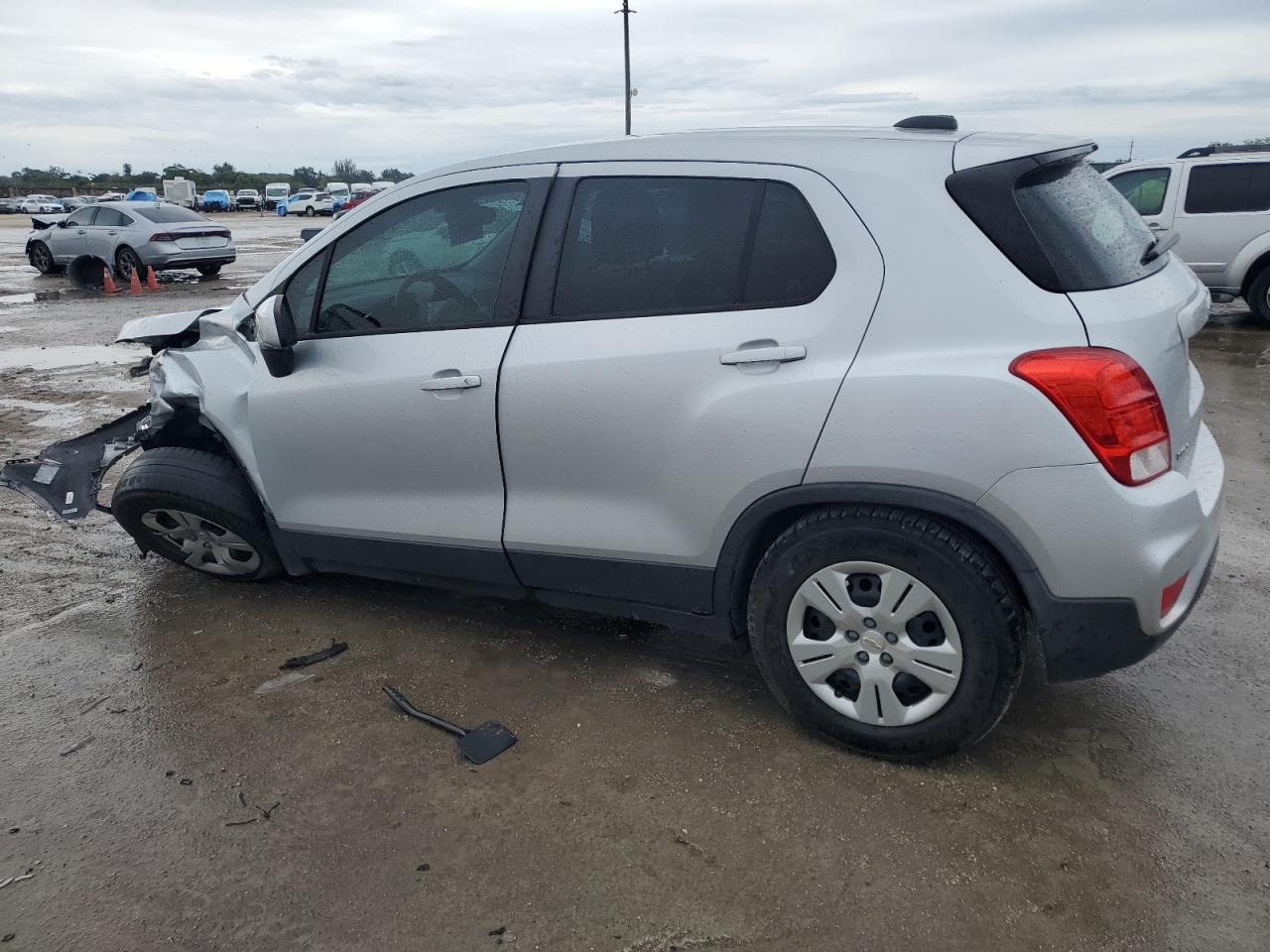 2017 Chevrolet Trax VIN 3GNCJKSB3HL290664 Copart auction photo, front end damage thumbnail 2