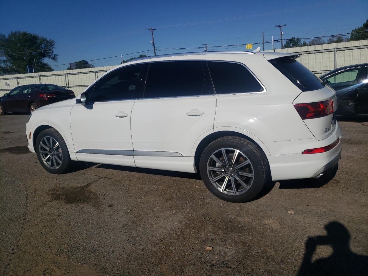 2017 Audi Q7 VIN WA1VAAF71HD035772 Copart auction photo, normal wear damage thumbnail 2