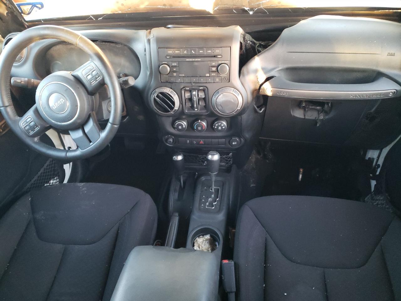 2013 Jeep Wrangler VIN 1C4HJWDG4DL556598 Copart auction photo, burn / minor dent/scratches damage thumbnail 8