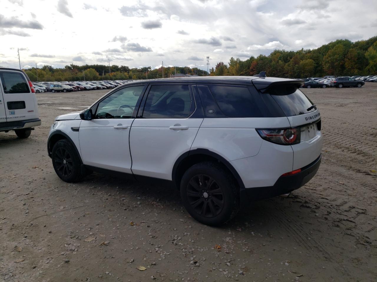 2016 Land Rover Discovery VIN SALCP2BG4GH602774 Copart auction photo, front end / minor dent/scratches damage thumbnail 2