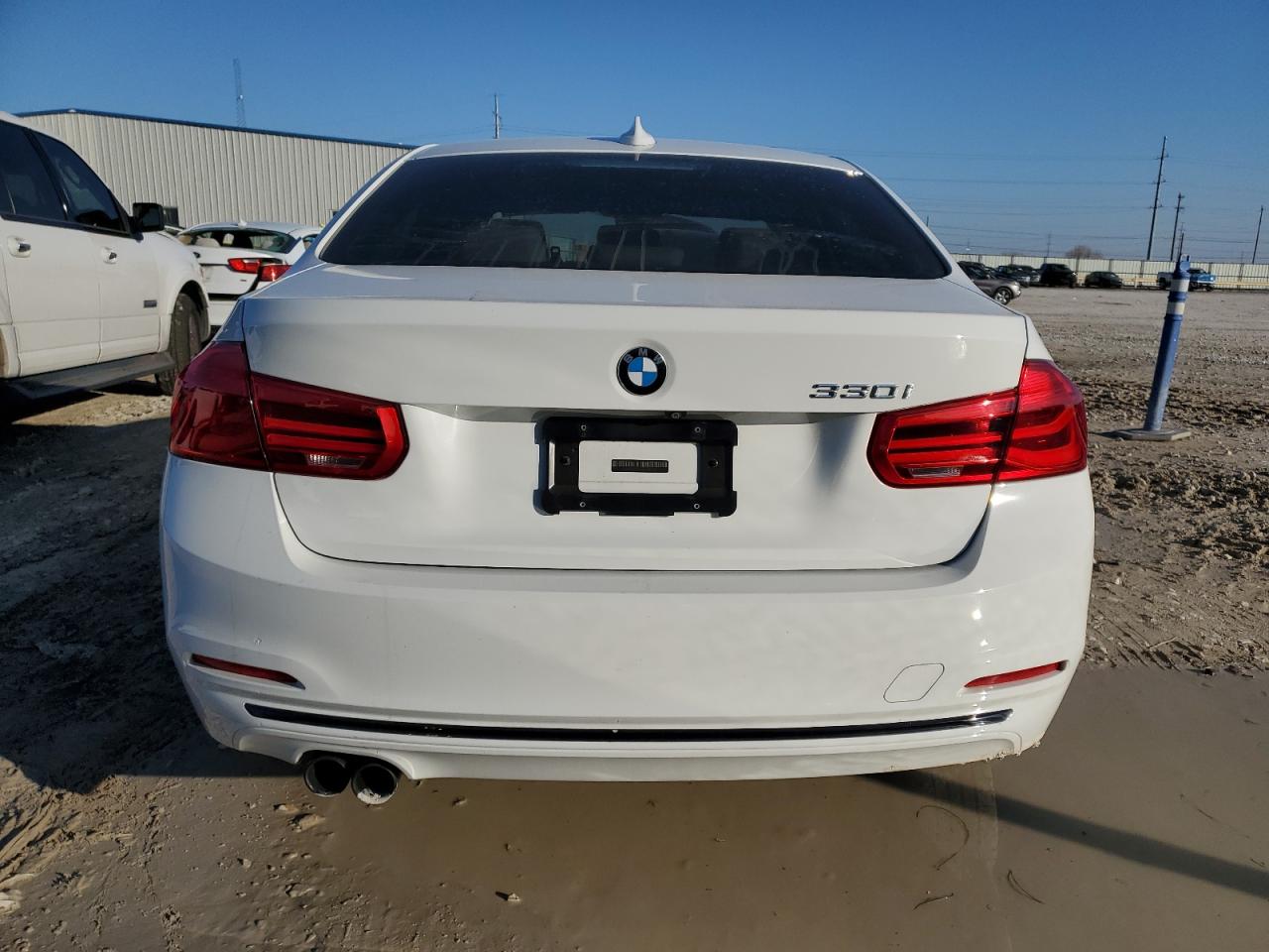 2018 BMW 3er VIN WBA8B9G53JNU58328 Copart auction photo, burn - engine / minor dent/scratches damage thumbnail 6