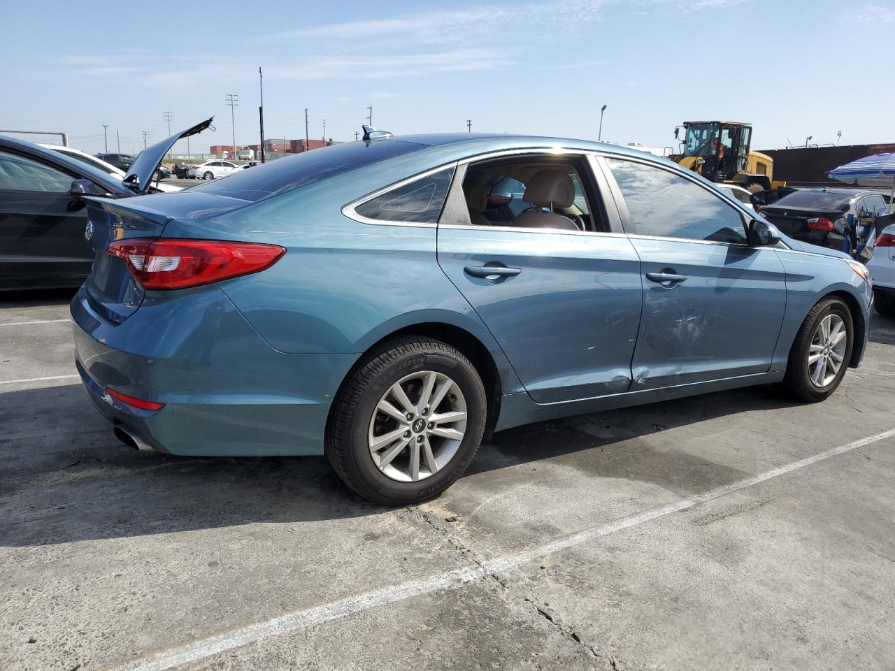 2017 Hyundai Sonata VIN 5NPE24AF9HH577117 Copart auction photo, vandalism damage thumbnail 3