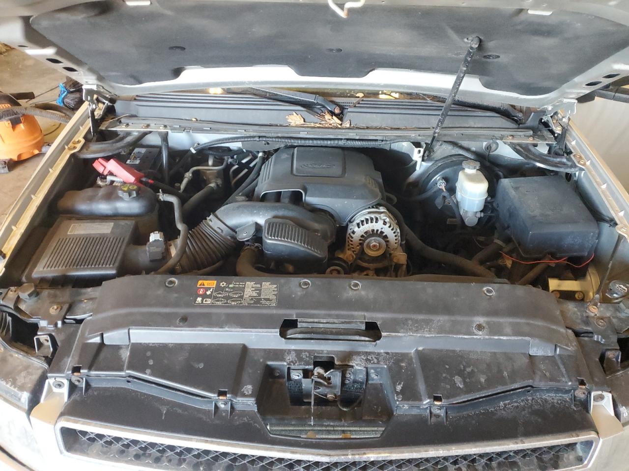 2011 Chevrolet Tahoe VIN 1GNSKBE05BR303854 Copart auction photo, all over damage thumbnail 12