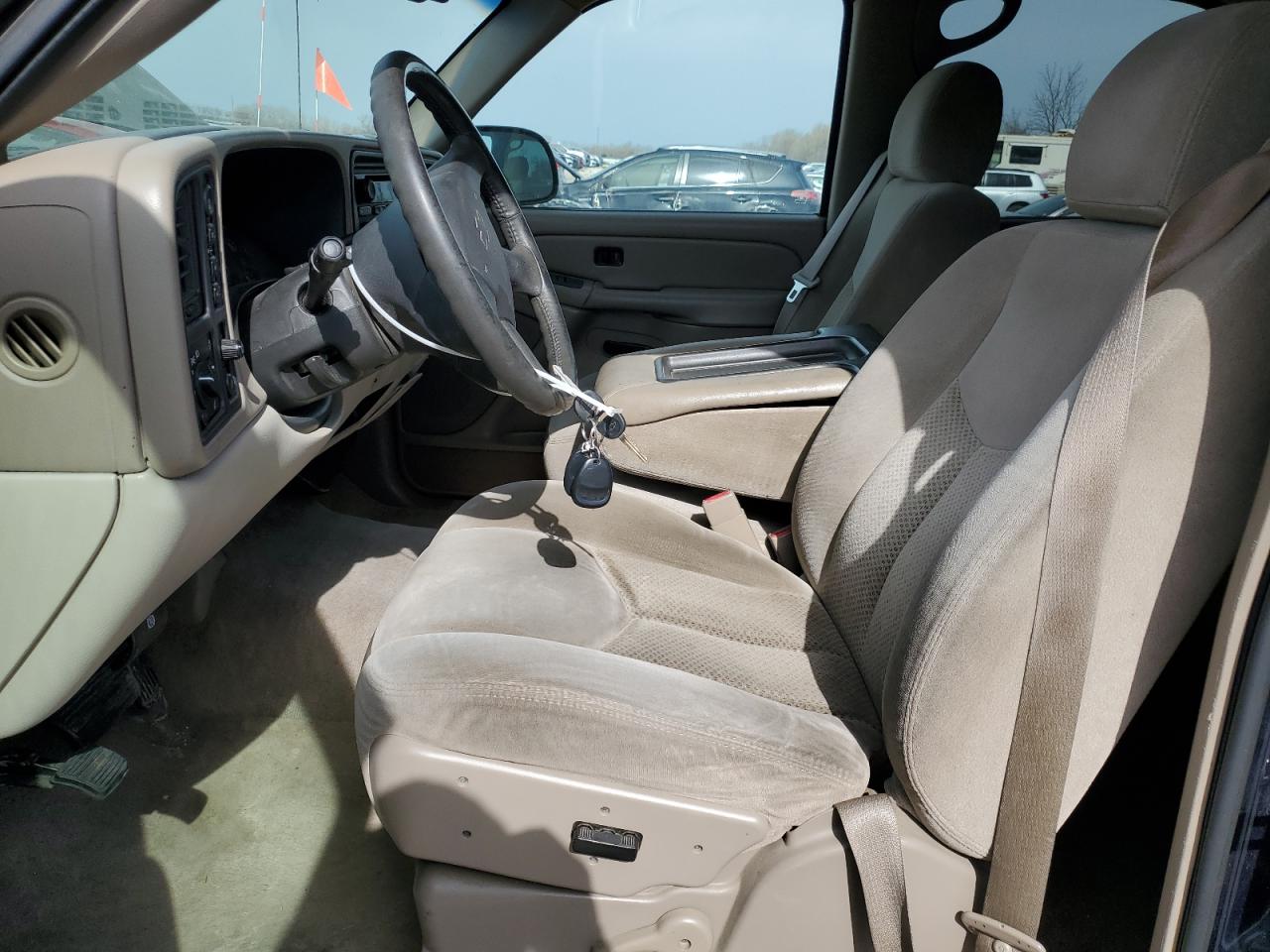 2004 Chevrolet Tahoe VIN 1GNEK13Z64R281567 Copart auction photo, normal wear damage thumbnail 7