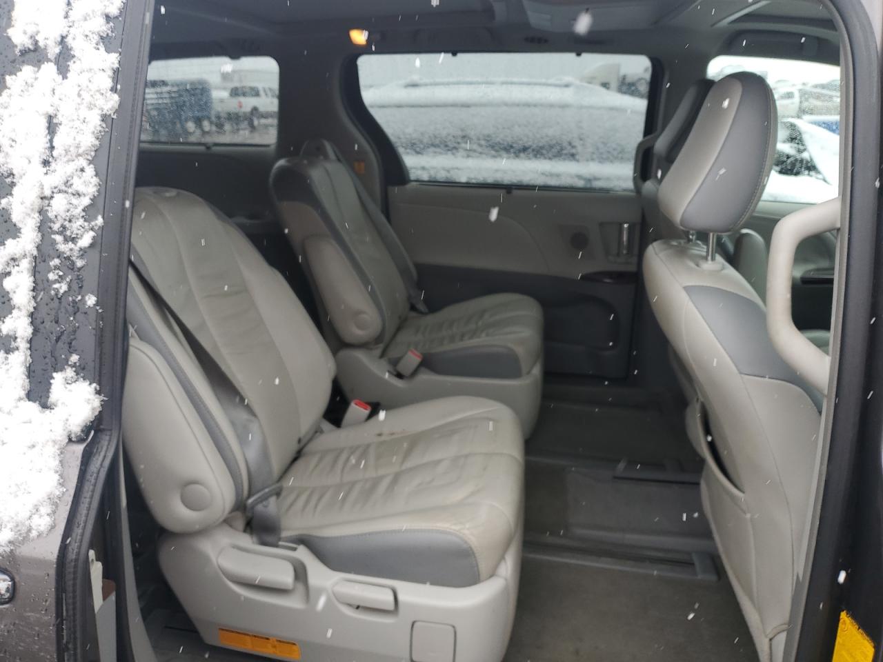 2012 Toyota Sienna VIN 5TDDK3DC2CS044276 Copart auction photo, front end damage thumbnail 11
