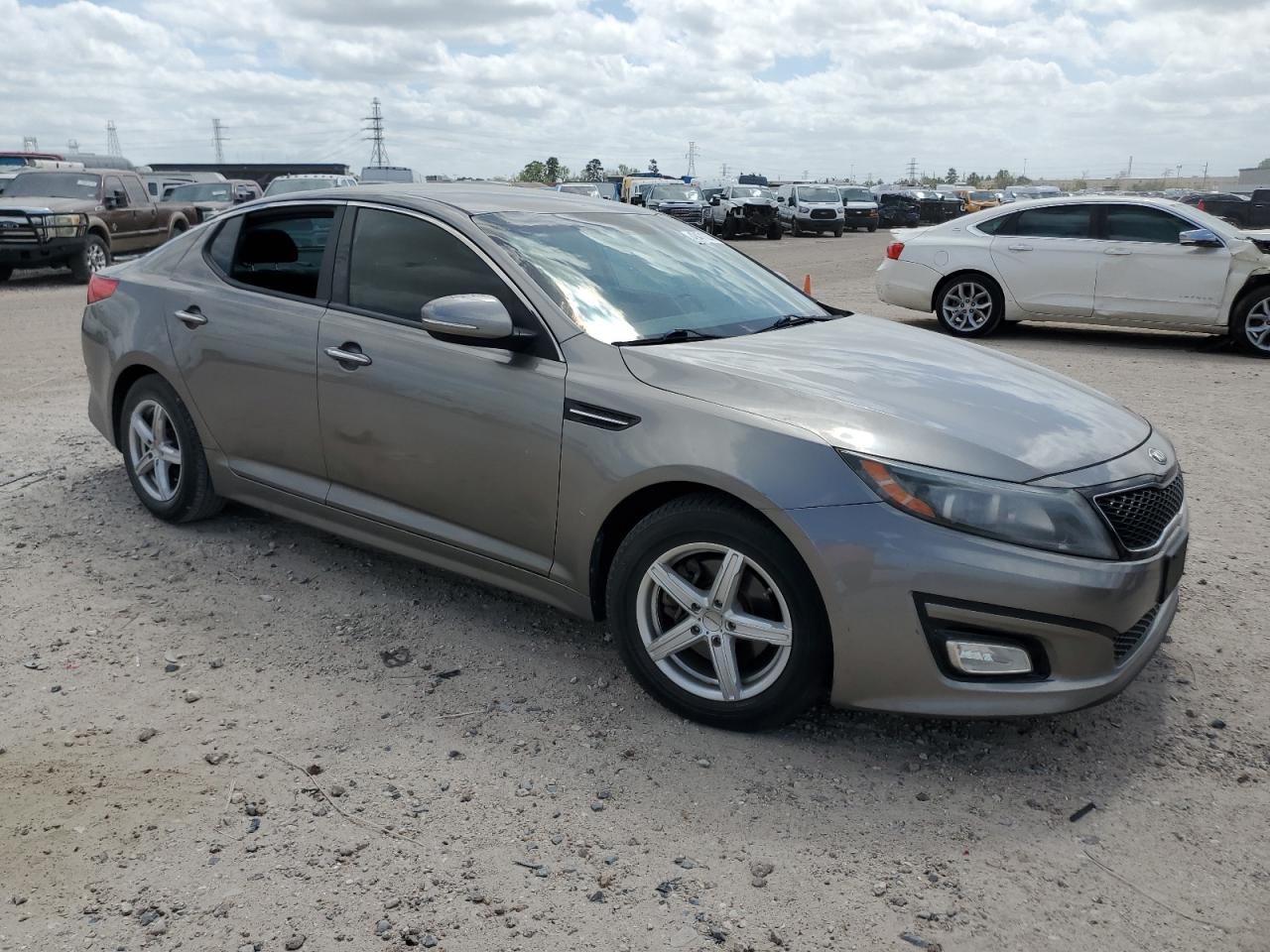 2015 KIA Optima VIN 5XXGM4A77FG497139 Copart auction photo, vandalism / rear end damage thumbnail 4