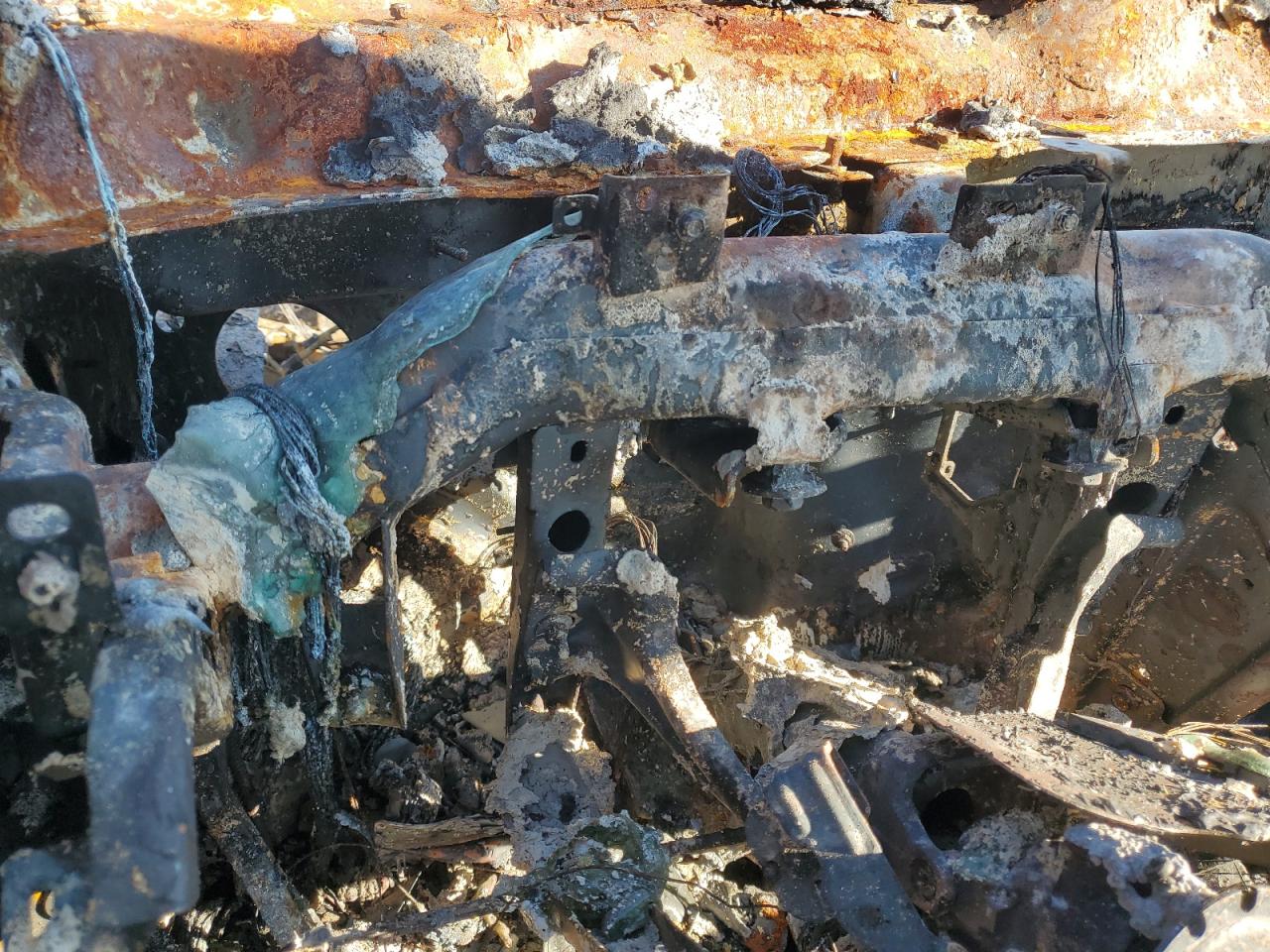 2018 Chevrolet Silverado VIN 3GCUKREC0JG176630 Copart auction photo, burn damage thumbnail 9