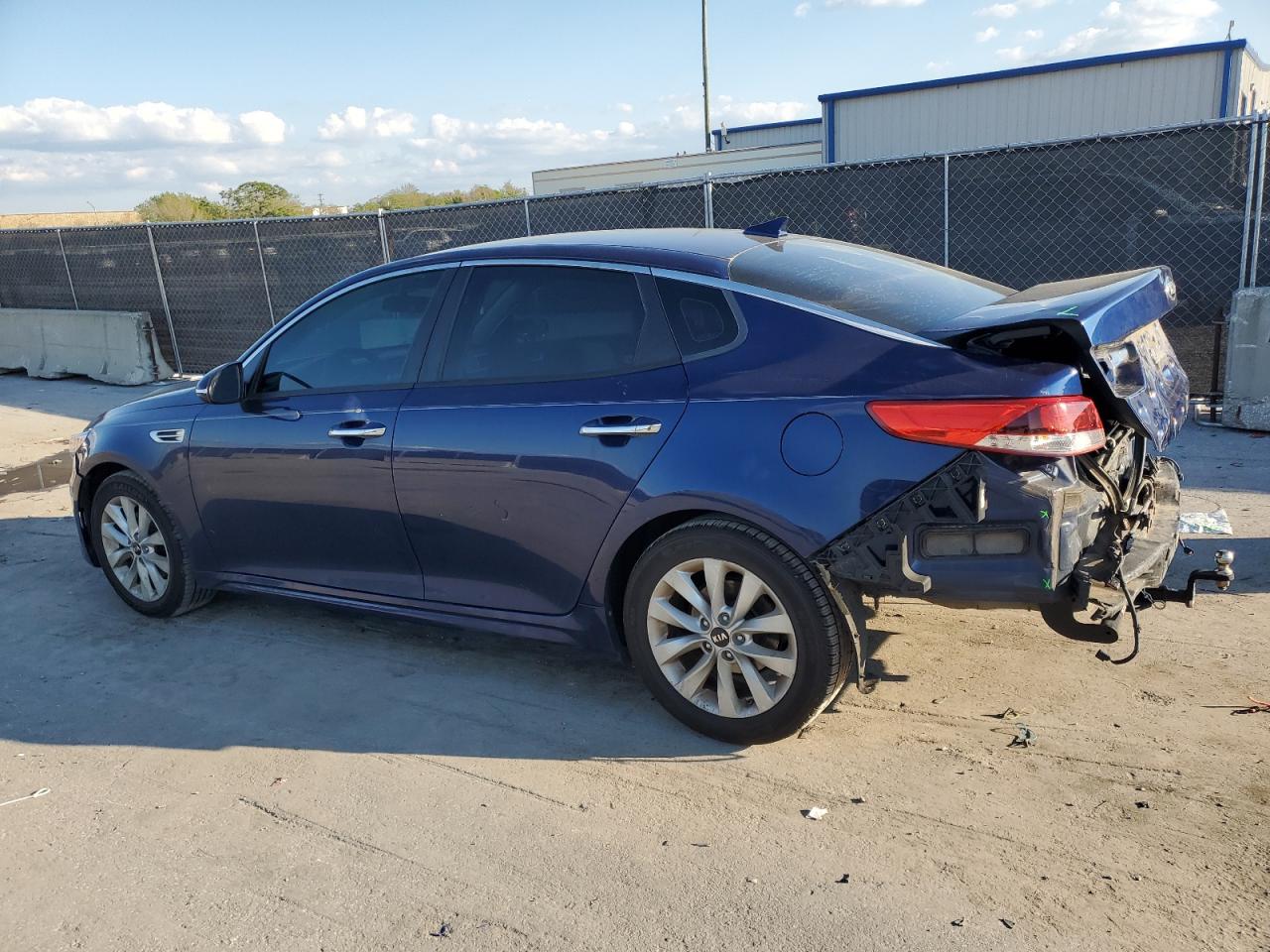 2018 KIA Optima VIN 5XXGT4L35JG254628 Copart auction photo, rear end damage thumbnail 2
