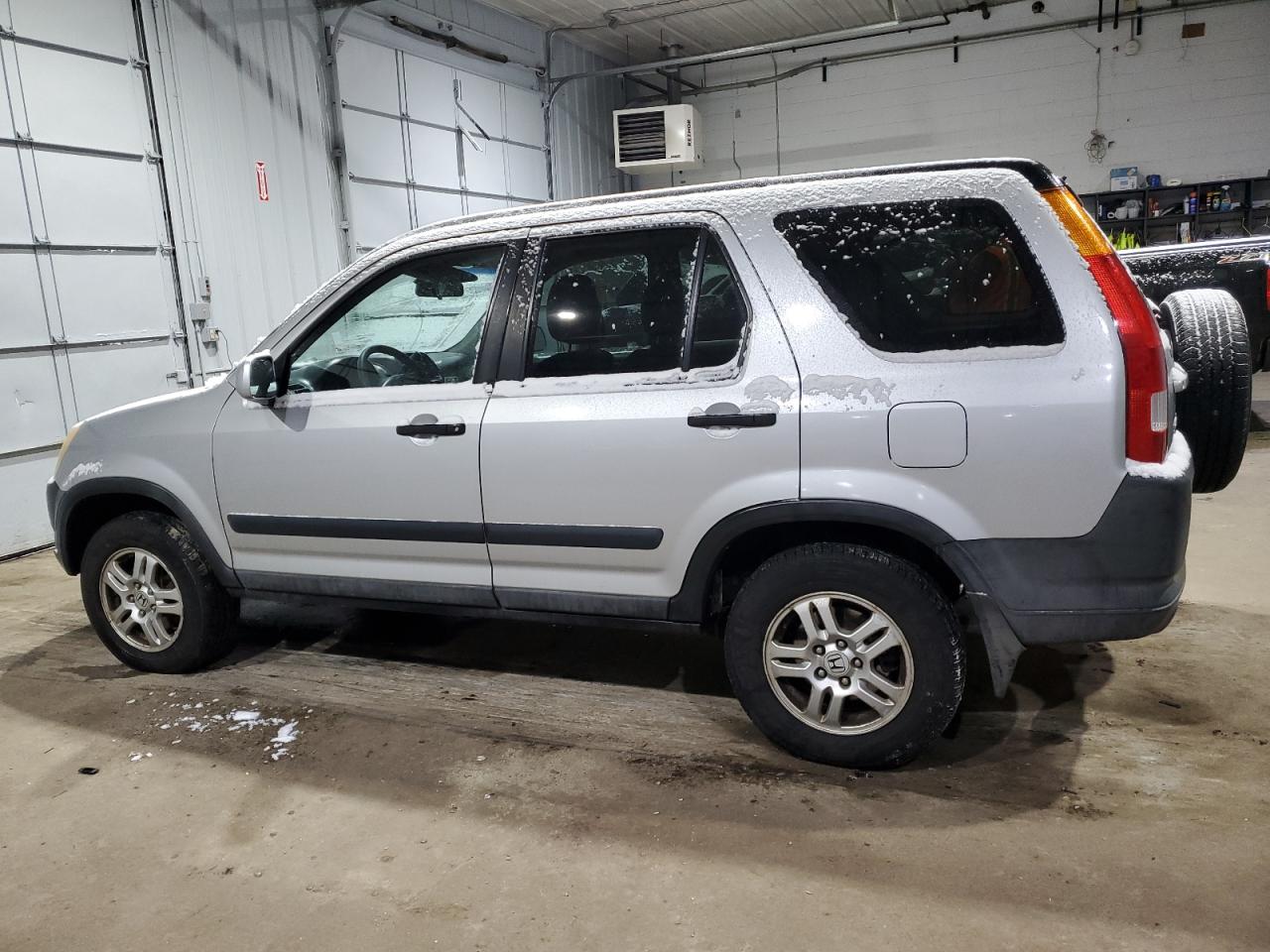 2004 Honda CR-V VIN SHSRD78834U243333 Copart auction photo, minor dent/scratches damage thumbnail 2